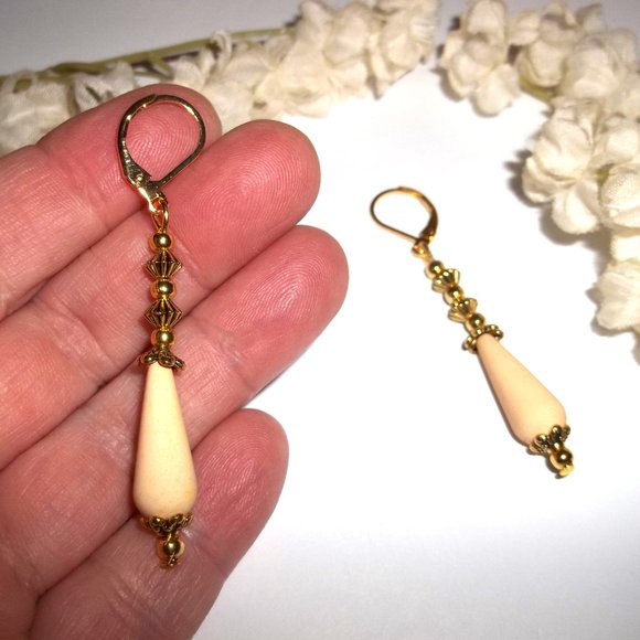 Earrings, Dangle Earring, Drop Earring, Earring Set, Cream Wood and Gold C359 - Picture 6 of 6